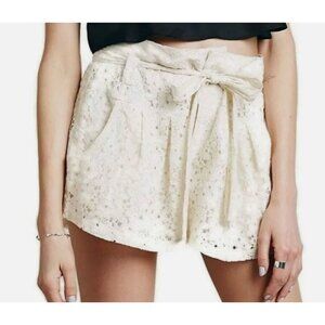 Free people Lace Ivory Womens Shorts With Belt Size 2